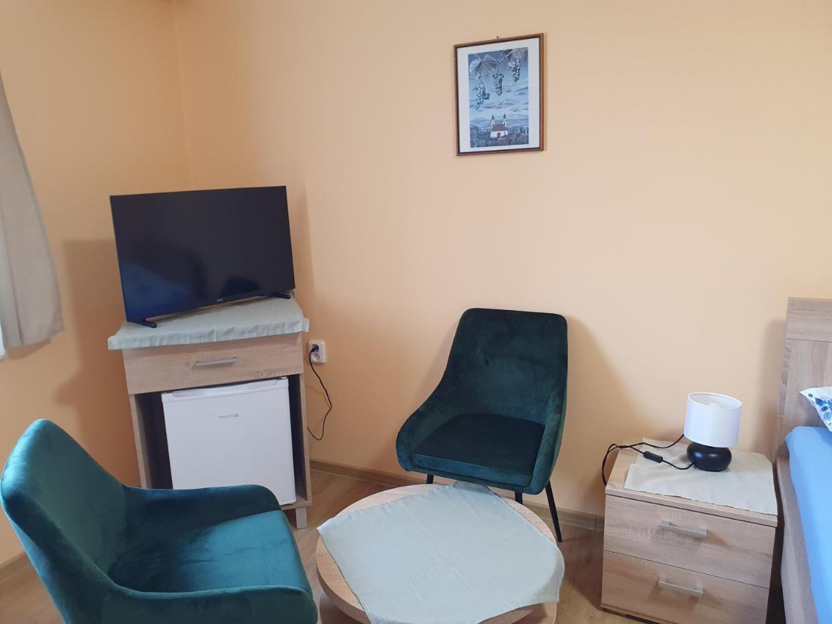 Pension Zeleny Strom Mikulov Luaran gambar