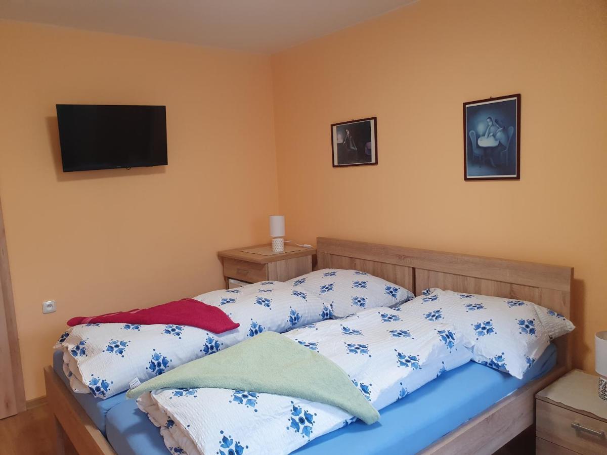 Pension Zeleny Strom Mikulov Luaran gambar