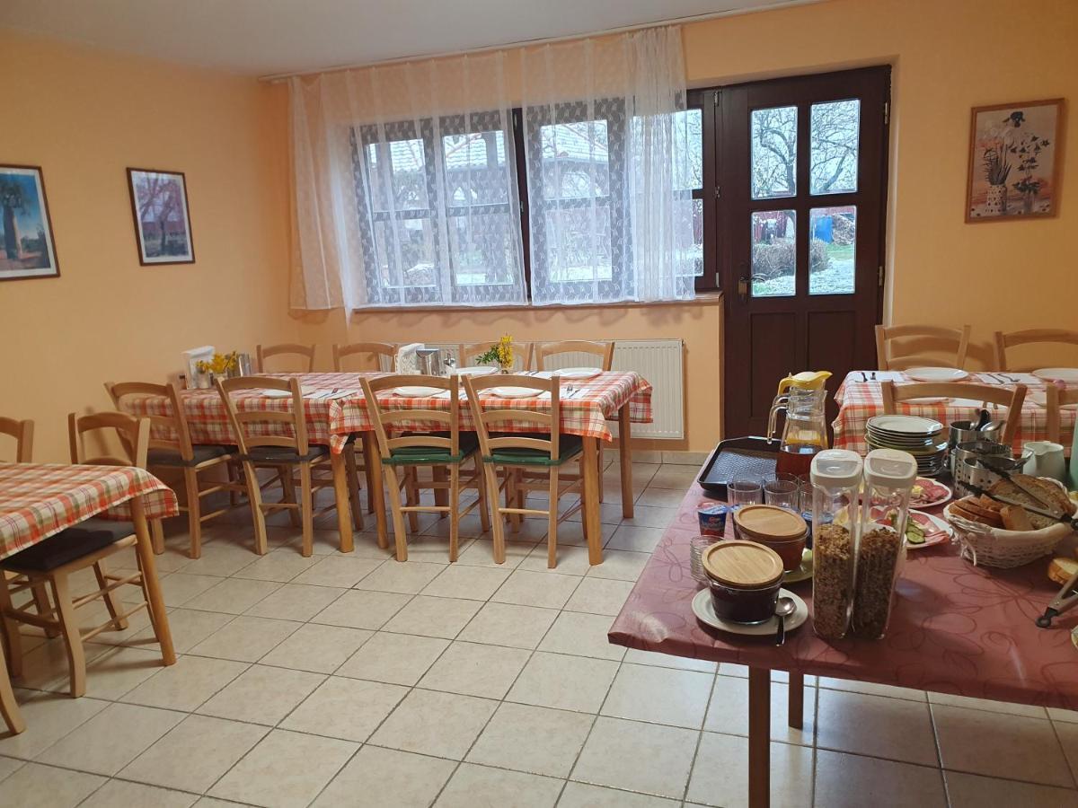 Pension Zeleny Strom Mikulov Luaran gambar