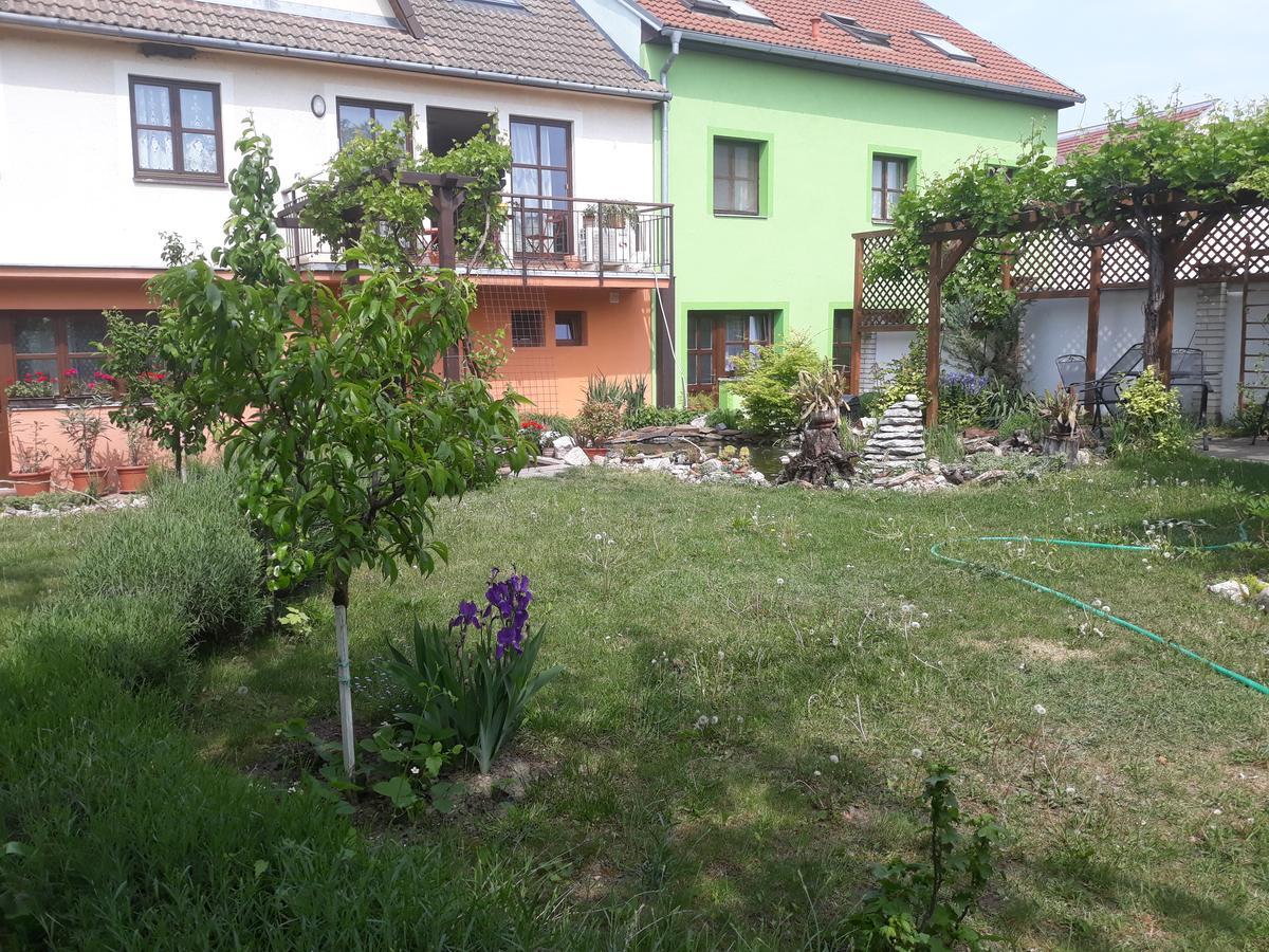 Pension Zeleny Strom Mikulov Luaran gambar